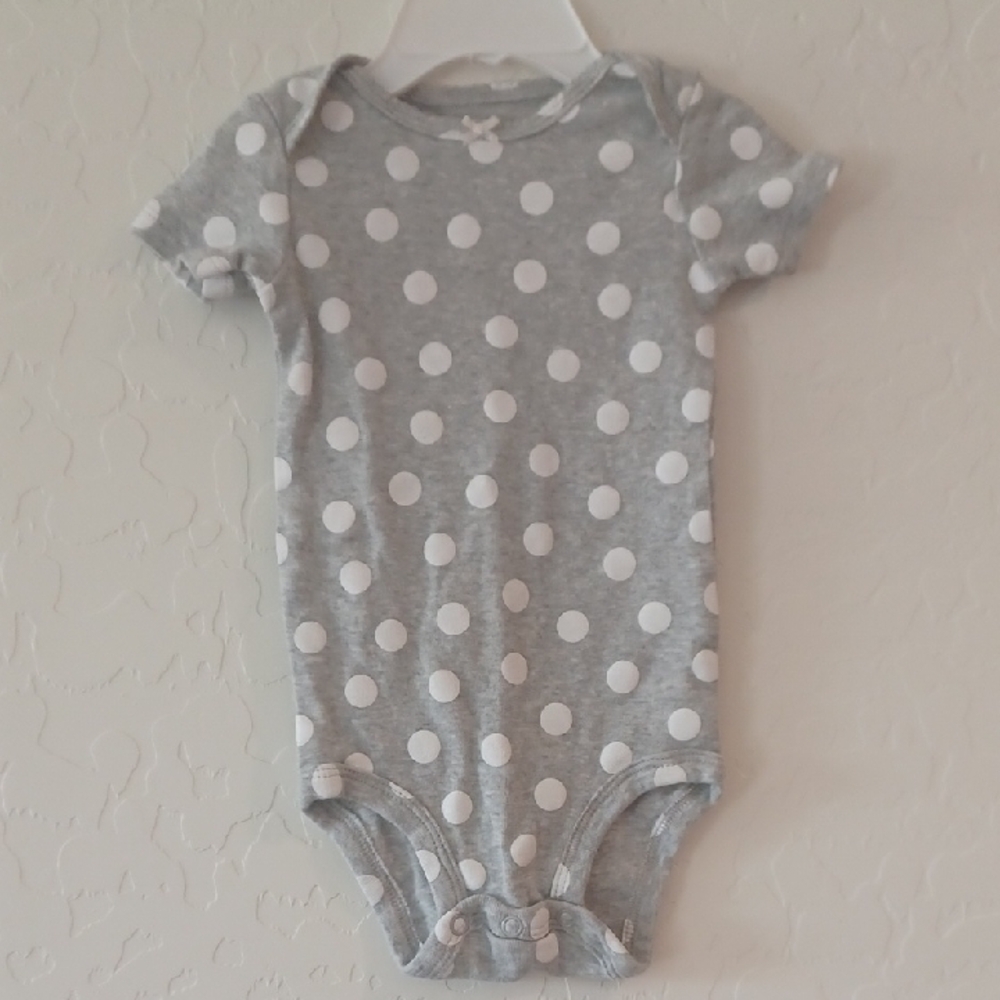 NWOT Carter's Gray Polka Dot Baby Onsie Size 9 Months
